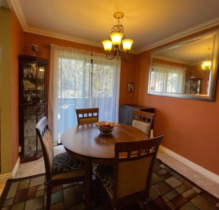 Spacious 2 Bedroom 2 Bath Condo In The Heart Of Silicon Valley Sunnyvale Extérieur photo